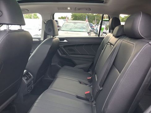 Certified 2024 Volkswagen Tiguan SE FWD image 8