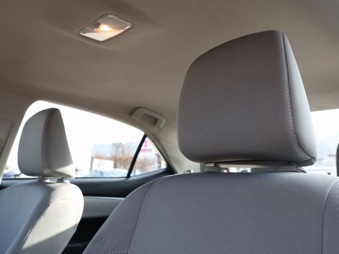 Used 2014 Toyota Corolla LE image 13