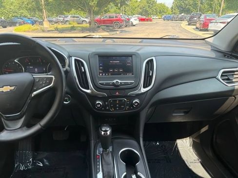 Used 2021 Chevrolet Equinox LT FWD image 14