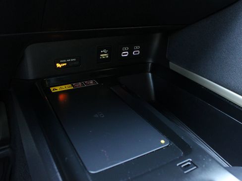 Used 2025 Toyota Camry LE FWD image 43