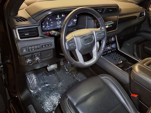 Used 2022 GMC Yukon Denali image 3