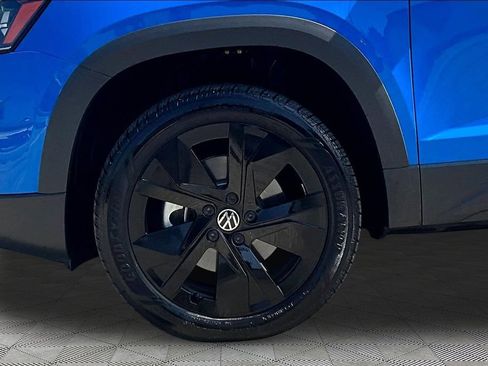 Used 2025 Volkswagen Taos SE FWD image 33