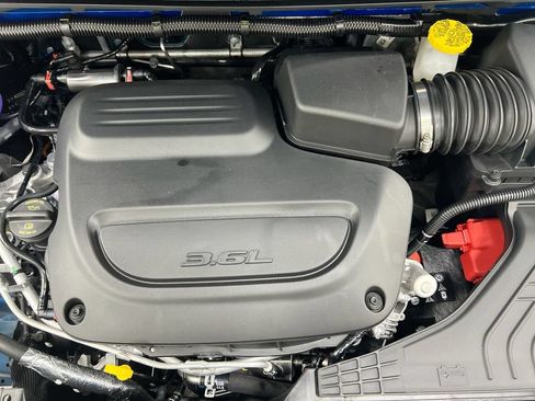 New 2026 Chrysler Pacifica Select FWD image 25