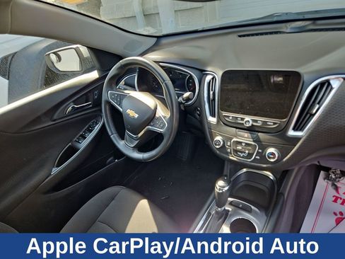 Used 2017 Chevrolet Malibu LT image 8