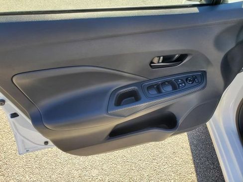 Used 2025 Nissan Versa S w/ Trunk Package image 14