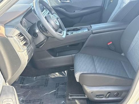 Certified 2023 Nissan Rogue SV image 27