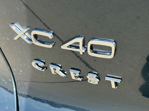 New 2026 Volvo XC40 B5 Plus AWD/4WD image 9