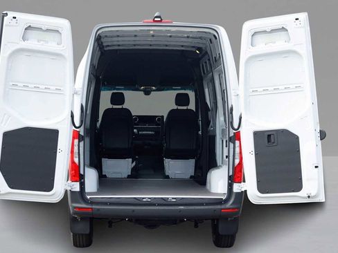 New 2026 Mercedes-Benz Sprinter 2500 image 9