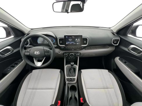 New 2025 Hyundai Venue SEL FWD image 13