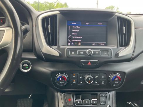 Used 2021 GMC Terrain SLE w/ Driver Convenience Package FWD image 16
