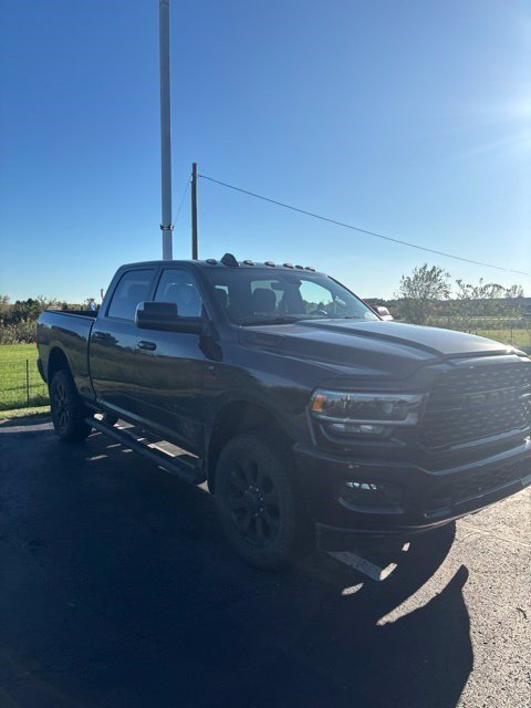 Used 2022 RAM 2500 Big Horn w/ Level C Equiment Group AWD/4WD image 3