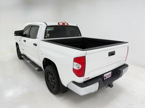 Used 2018 Toyota Tundra SR5 w/ SR5 Upgrade Package RWD image 38