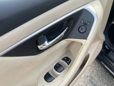 Used 2015 Nissan Altima 2.5 SV FWD image 19