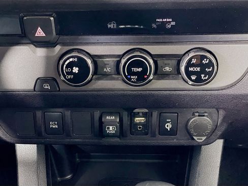 Used 2018 Toyota Tacoma TRD Sport image 24