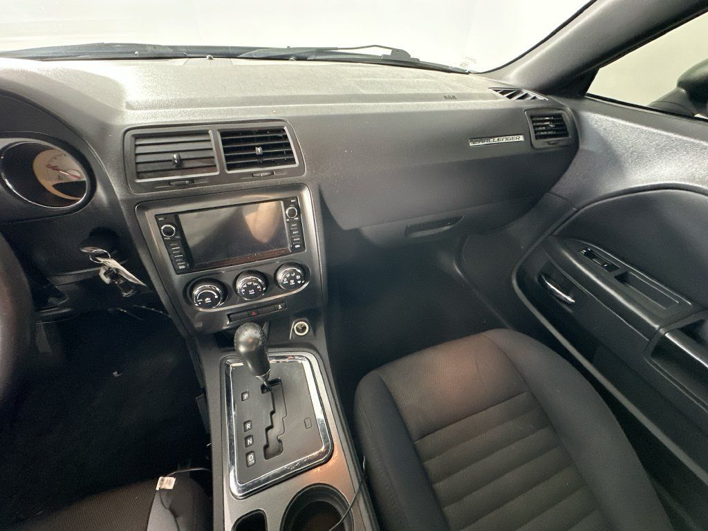 Used 2013 Dodge Challenger SXT RWD image 11