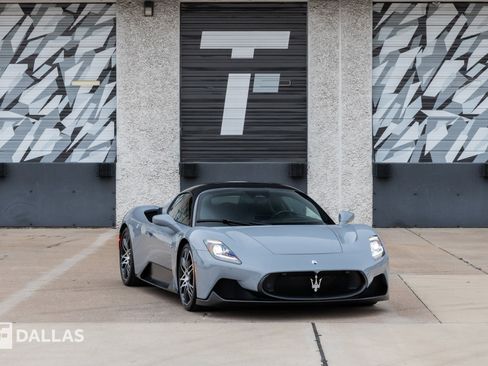 Used 2023 Maserati MC20 Coupe image 1