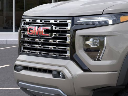 New 2026 GMC Canyon Denali image 13