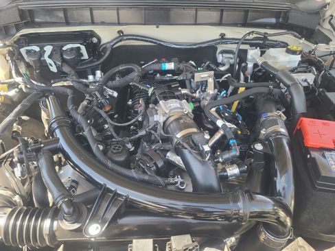 Used 2025 Ford Bronco Badlands image 22