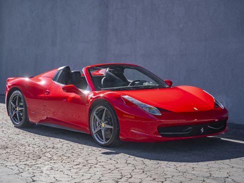 Used 2014 Ferrari 458 Spider image 7