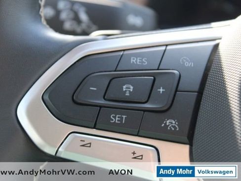 Used 2024 Volkswagen Atlas SE AWD/4WD image 37