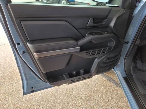 Used 2025 Toyota 4Runner 4WD image 10