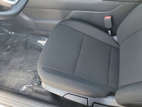 New 2025 Nissan Kicks S image 10