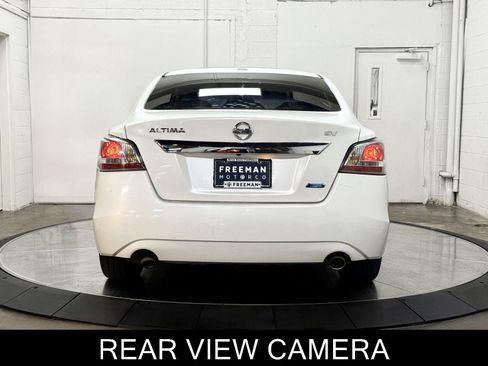 Used 2014 Nissan Altima 2.5 SV w/ Convenience Package FWD image 8