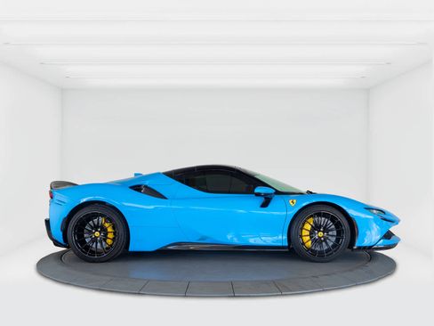 Used 2022 Ferrari SF90 Spider AWD/4WD image 6