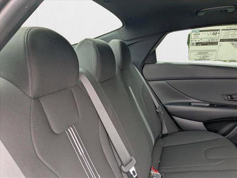 New 2025 Hyundai Elantra SEL image 21