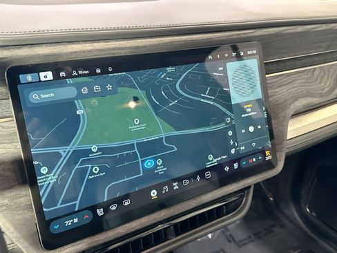 Used 2022 Rivian R1T Adventure image 25