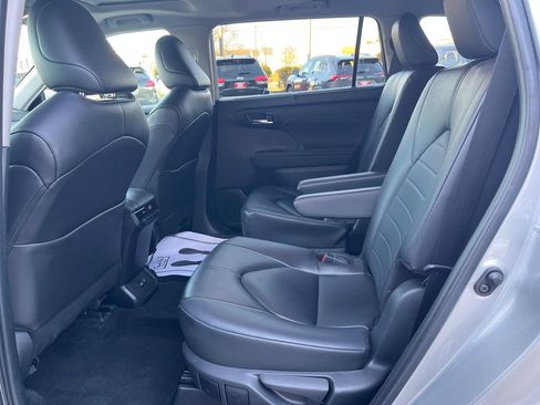 Certified 2024 Toyota Highlander LE image 28