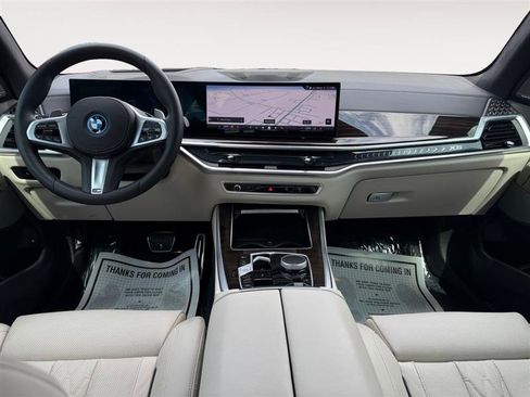 Used 2025 BMW X5 xDrive50e w/ M Sport Package image 12