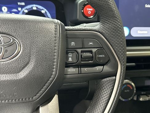 Used 2025 Toyota Tacoma TRD Off-Road AWD/4WD image 20