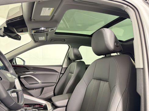 Certified 2025 Audi Q5 Premium w/ Convenience Package AWD/4WD image 14
