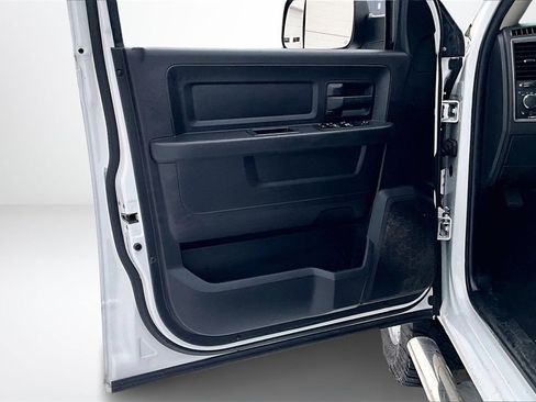 Used 2017 RAM 2500 Tradesman w/ Chrome Appearance Group image 17