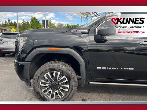 New 2026 GMC Sierra 3500 Denali Ultimate AWD/4WD image 13