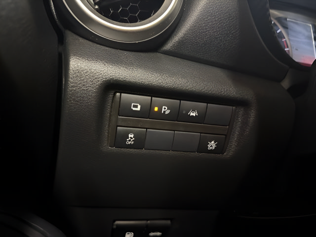 Used 2024 Nissan Versa S FWD image 21