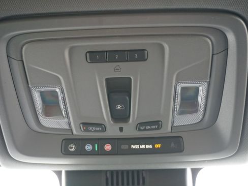 Used 2023 Ford F350 Lariat image 39