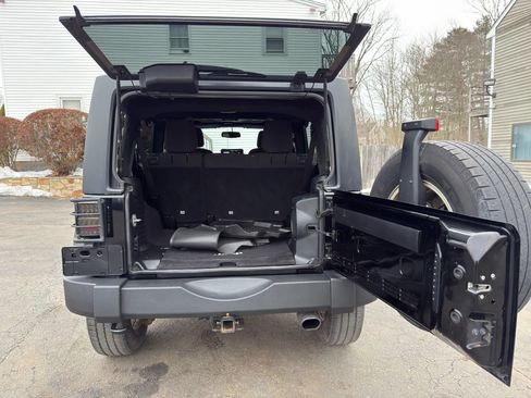 Used 2014 Jeep Wrangler Unlimited Sport w/ Quick Order Package 24S AWD/4WD image 13