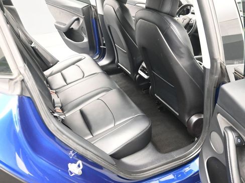 Used 2021 Tesla Model 3 Standard Range Plus image 16
