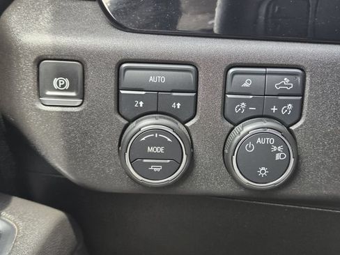 Used 2025 Chevrolet Silverado 1500 LT w/ Safety Package AWD/4WD image 22