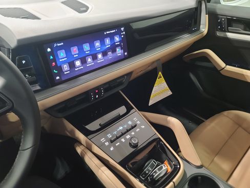 New 2026 Porsche Cayenne image 20