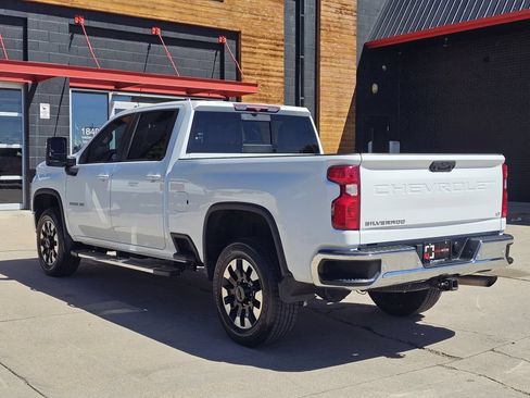 Used 2020 Chevrolet Silverado 2500 LT w/ All Star Edition AWD/4WD image 3