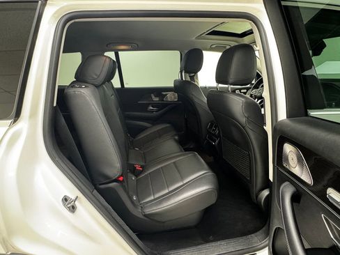 Used 2022 Mercedes-Benz GLS 450 4MATIC image 16