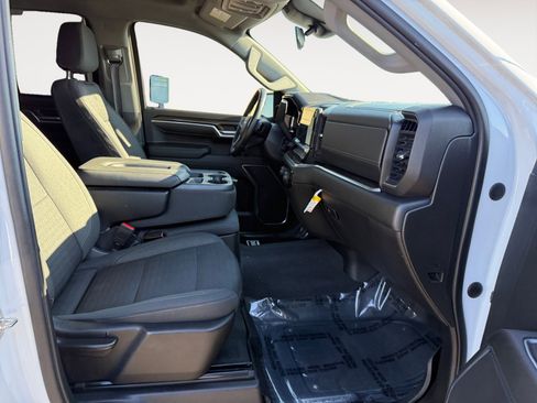 Used 2022 Chevrolet Silverado 1500 LT w/ Protection Package image 19