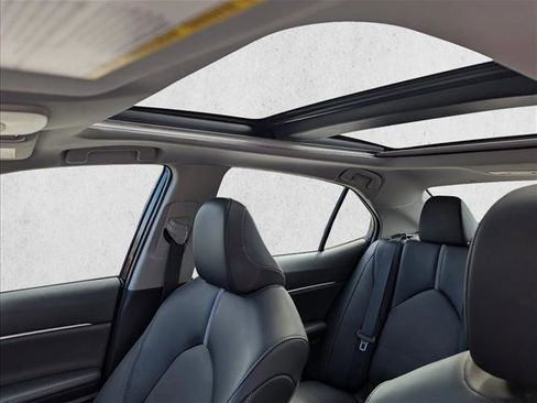 Used 2023 Toyota Camry XSE image 21