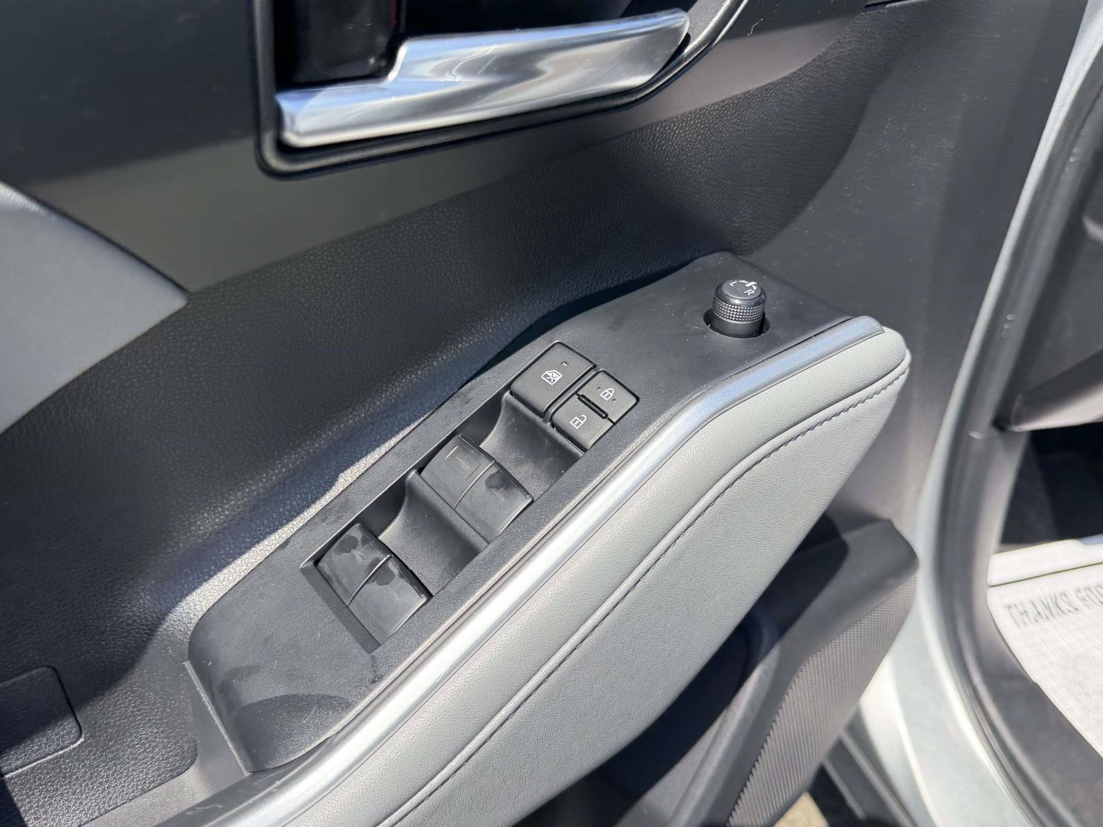 Used 2023 Toyota Highlander XLE AWD/4WD image 20