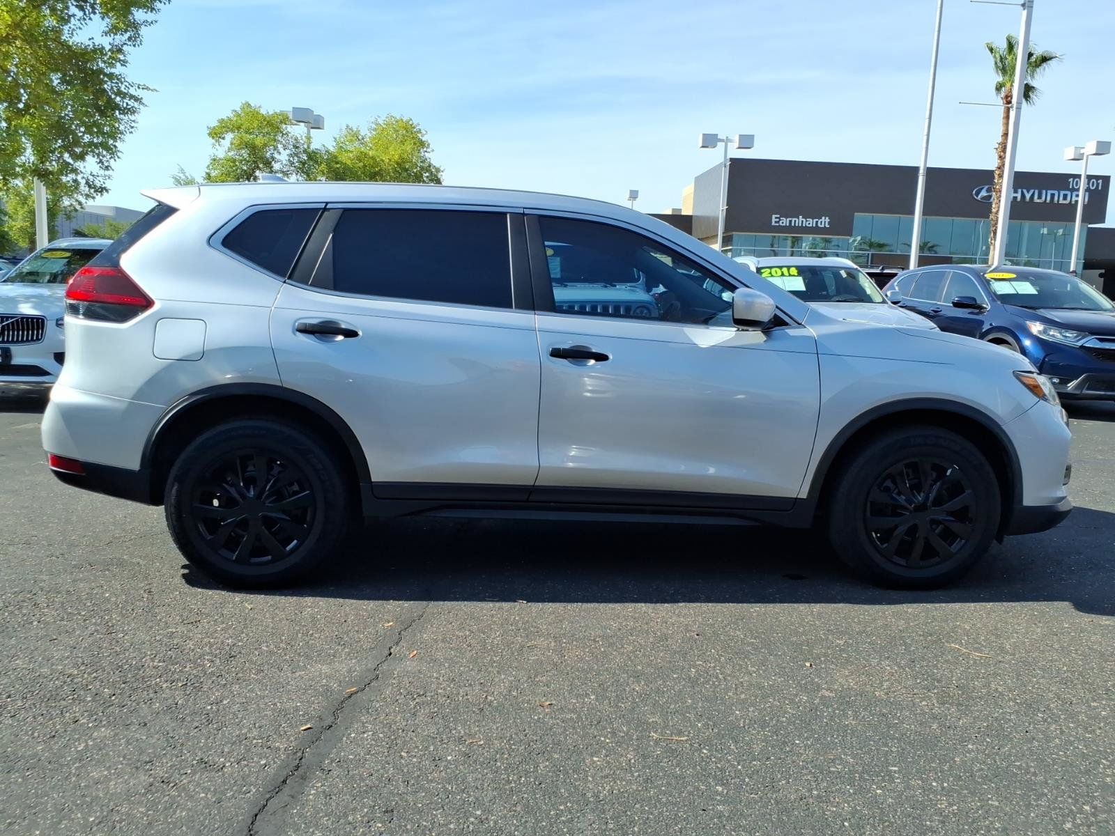 Used 2018 Nissan Rogue S FWD image 6