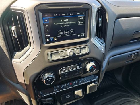 Used 2019 Chevrolet Silverado 1500 W/T w/ Z71 Off-Road Package AWD/4WD image 15