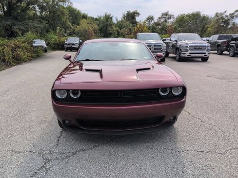 Used 2019 Dodge Challenger SXT w/ Blacktop Package RWD image 2